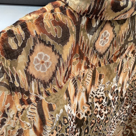 HP🎉 Women’s Animal Print Burnout Button Up Blouse - Picture 12 of 15